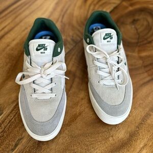 Nike Men's Cream and Green Sneakers